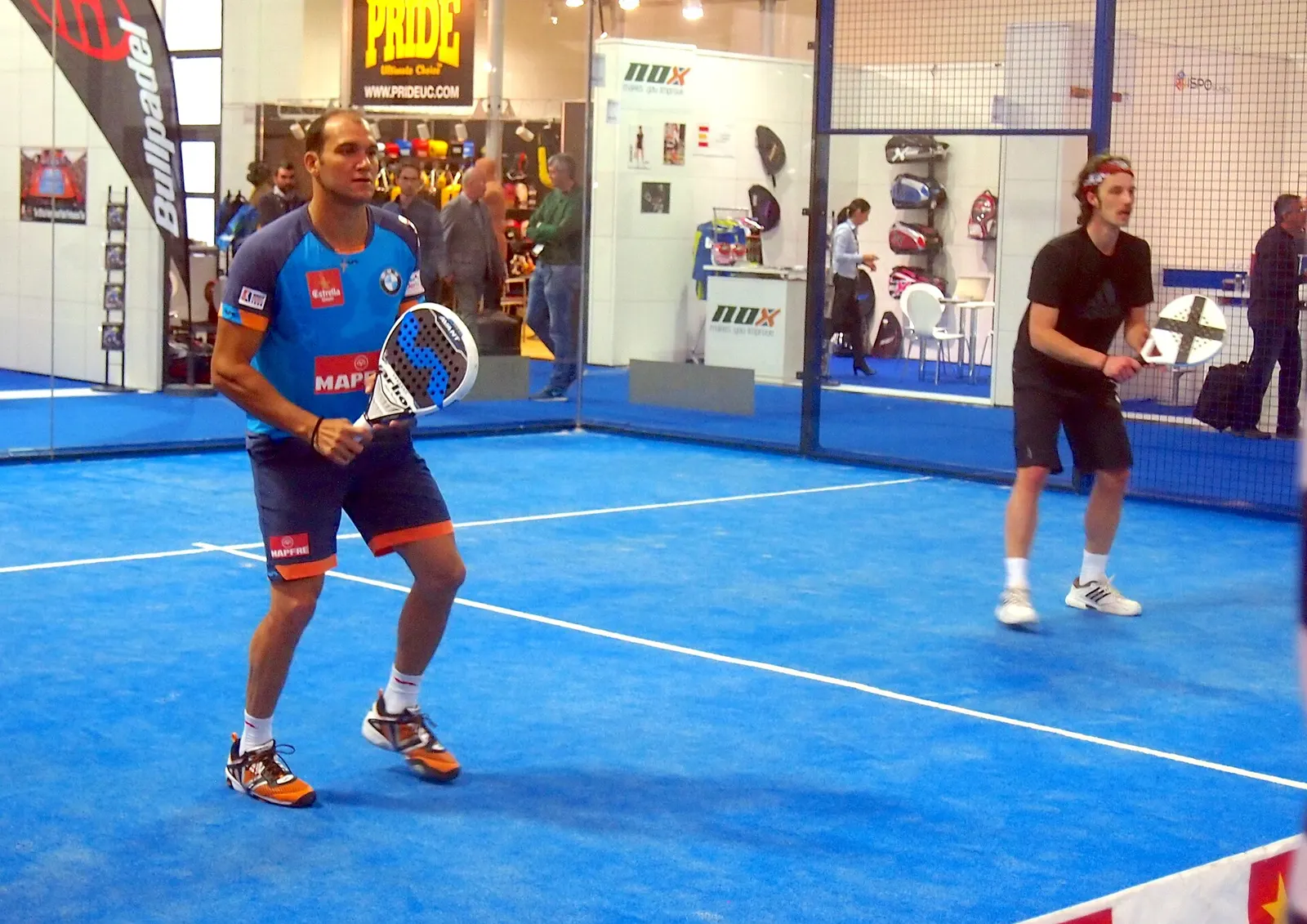 Raquete de padel pronta para a partida